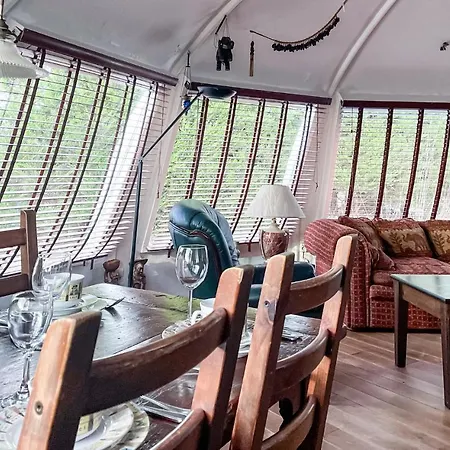 2 Bedroom Stunning In Campsite *